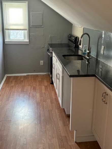 Building Photo - 612 Woodland Ave