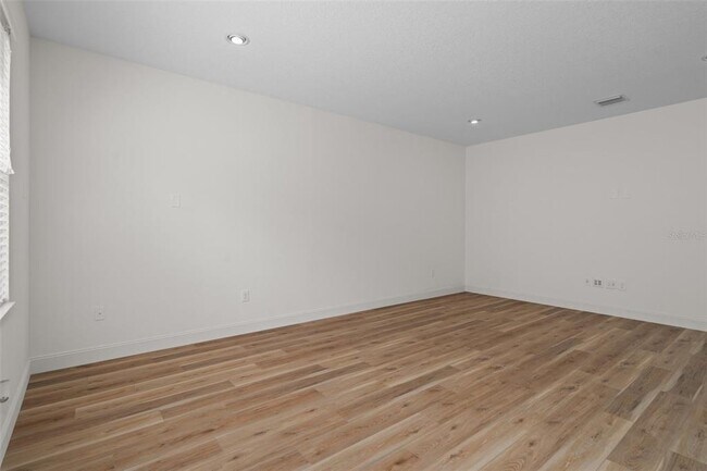 Building Photo - 16030 Bella Woods Dr