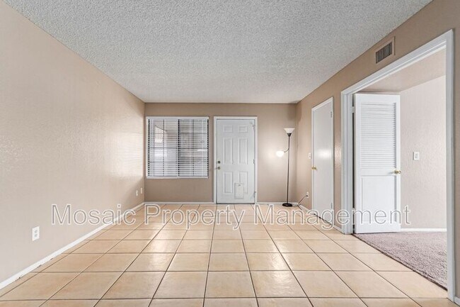 Building Photo - 700 E Mesquite Cir