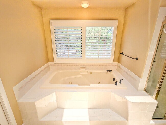 Building Photo - Beautiful Home In Monument