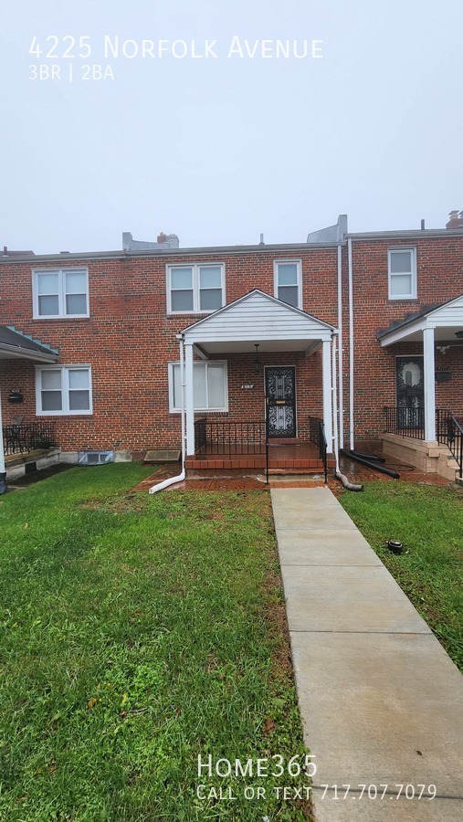 Building Photo - Renovated Three Bedroom is West Forest Park