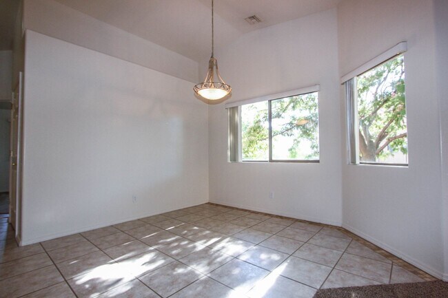 Building Photo - 8509 E Leigh Dr