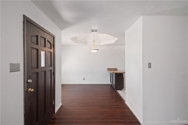 Building Photo - 13 N 28th St