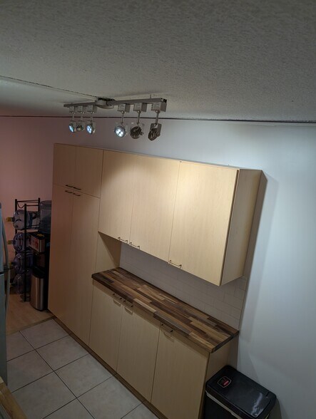 Building Photo - 2442 Tusitala St