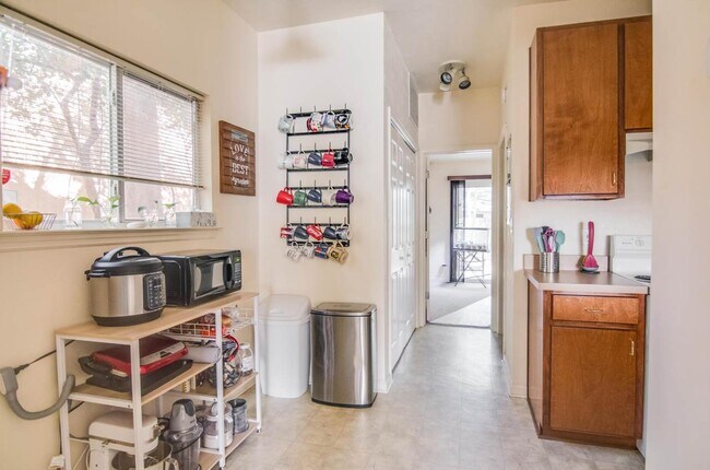 Building Photo - 1816 Seay Ct