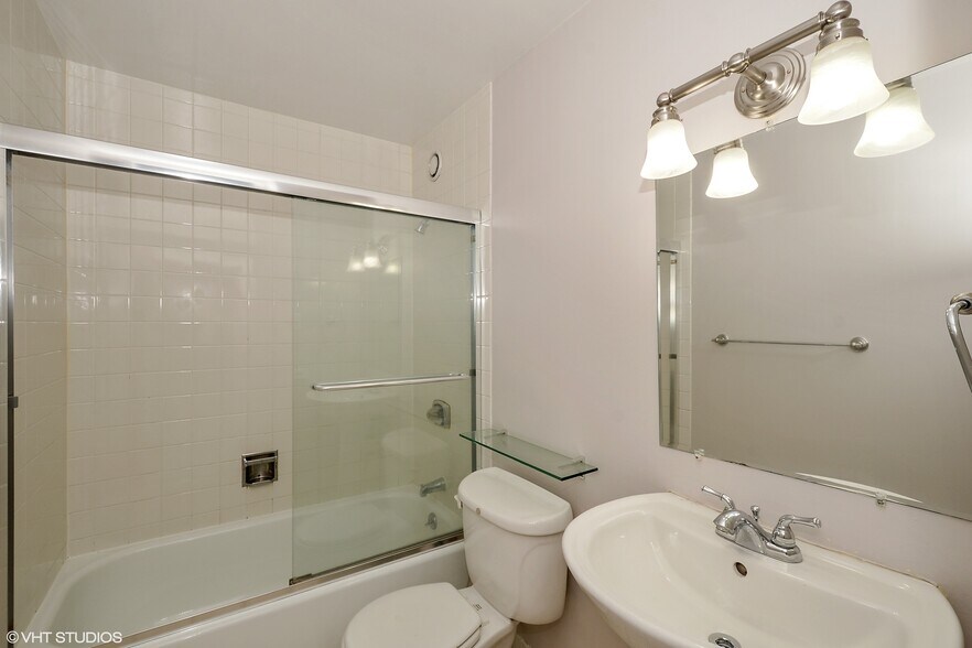 Building Photo - 211 E Ohio St