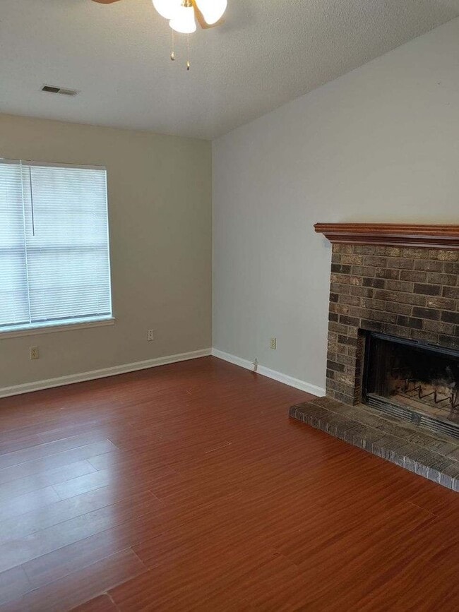 Building Photo - Dorchester Distict II Duplex