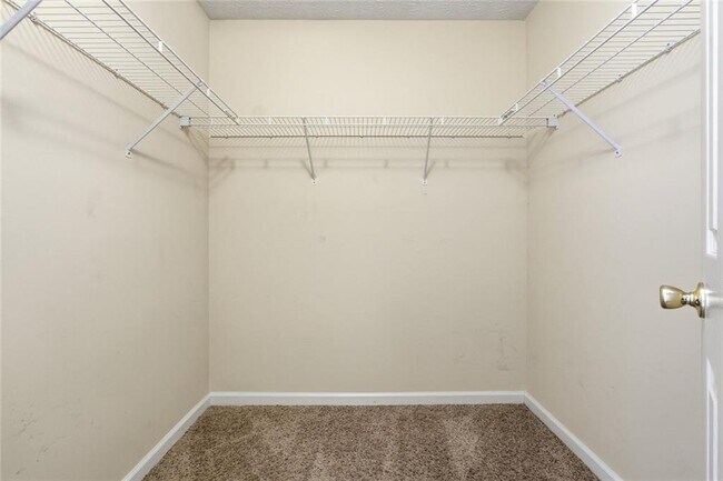 Building Photo - 2600 Avalon Pl