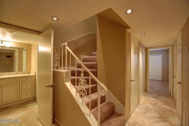 Building Photo - 5669 N 78th Way