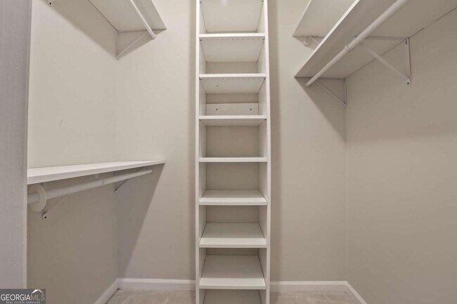 Building Photo - 202 Peachtree Forest Dr