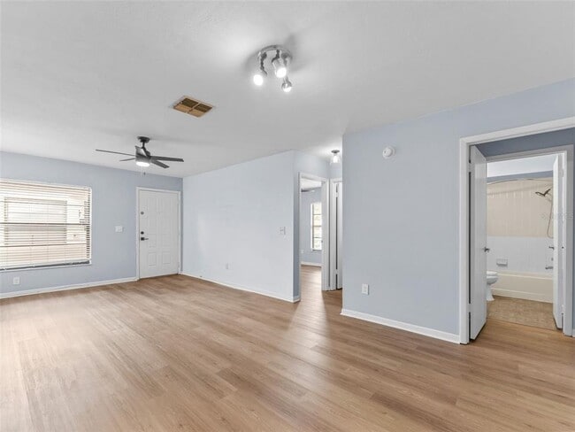 Building Photo - 13608 S Village Dr