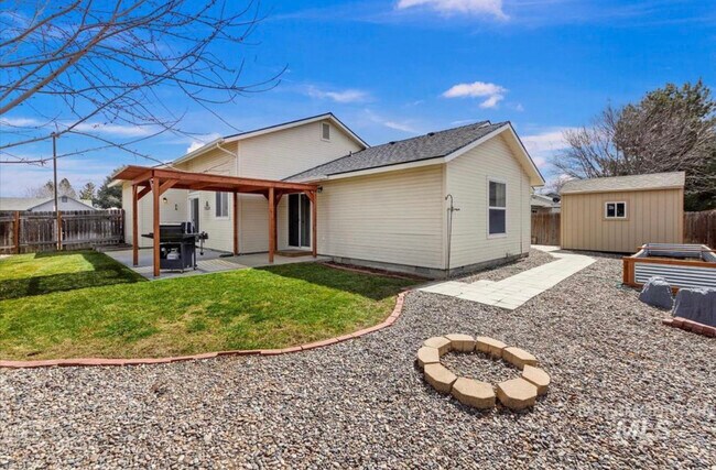 Building Photo - 1117 N Maple Creek Ave