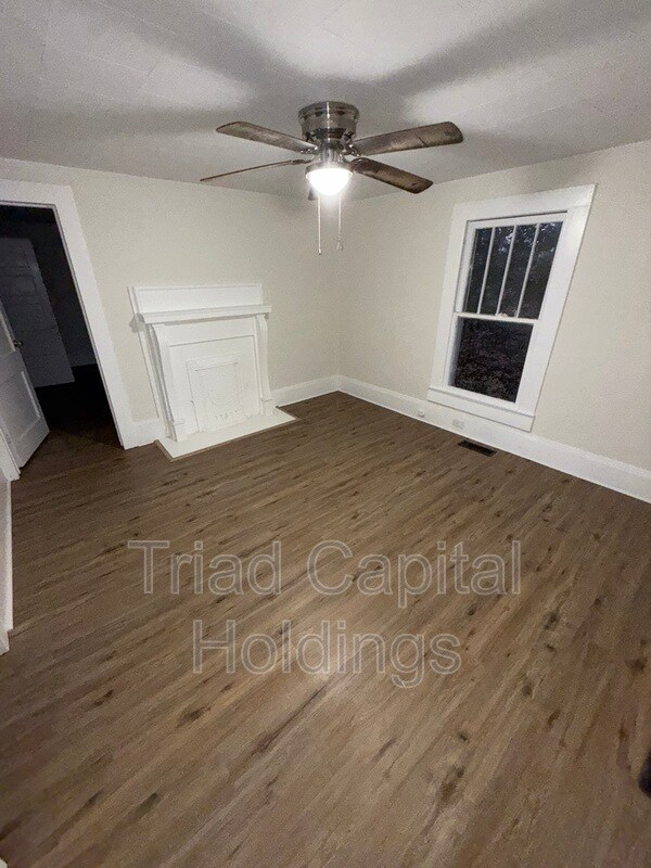 Building Photo - 1227 Fairfield Dr