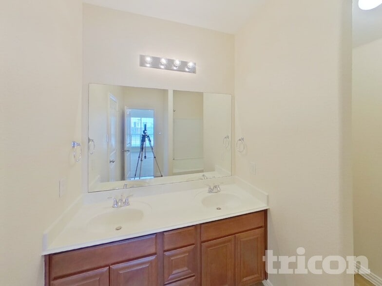 Building Photo - 8536 Cherry Bark Ln