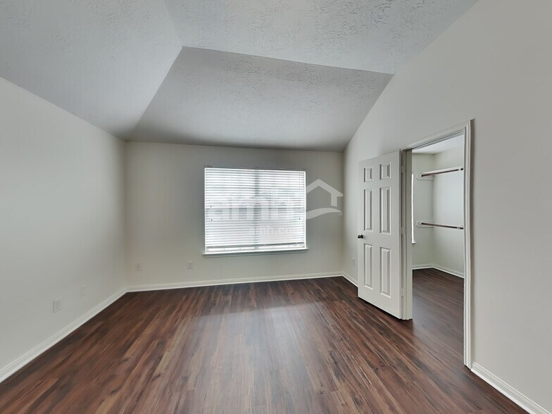 Building Photo - 3903 Hawthorne Glen Ct