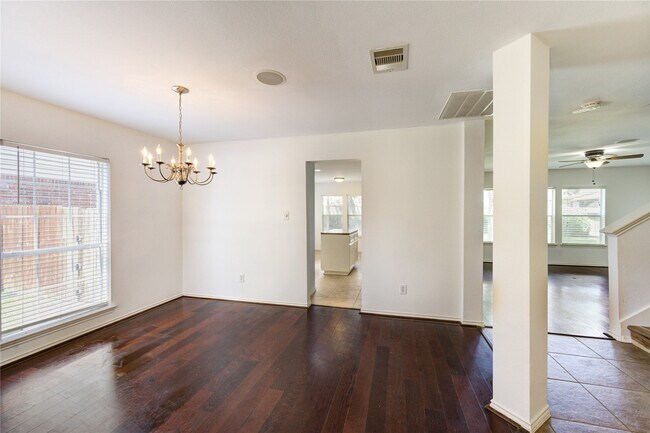 Building Photo - 2115 Sherbrook Park Ln