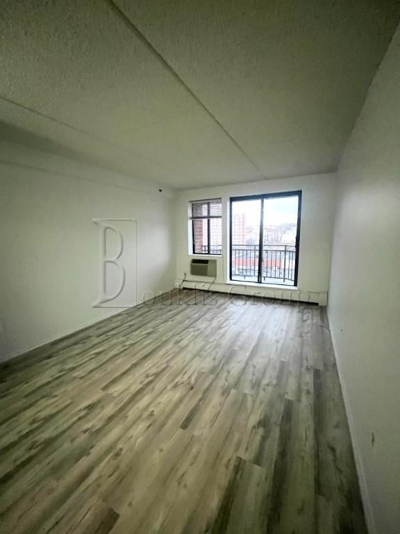 Building Photo - 2 bedroom in Astoria NY 11106