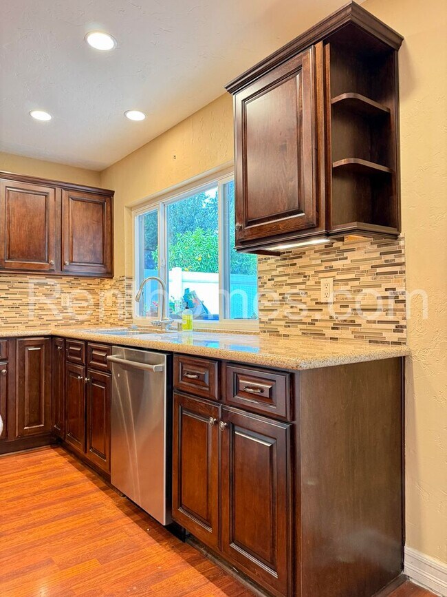 Building Photo - 11339 Red Cedar Ln