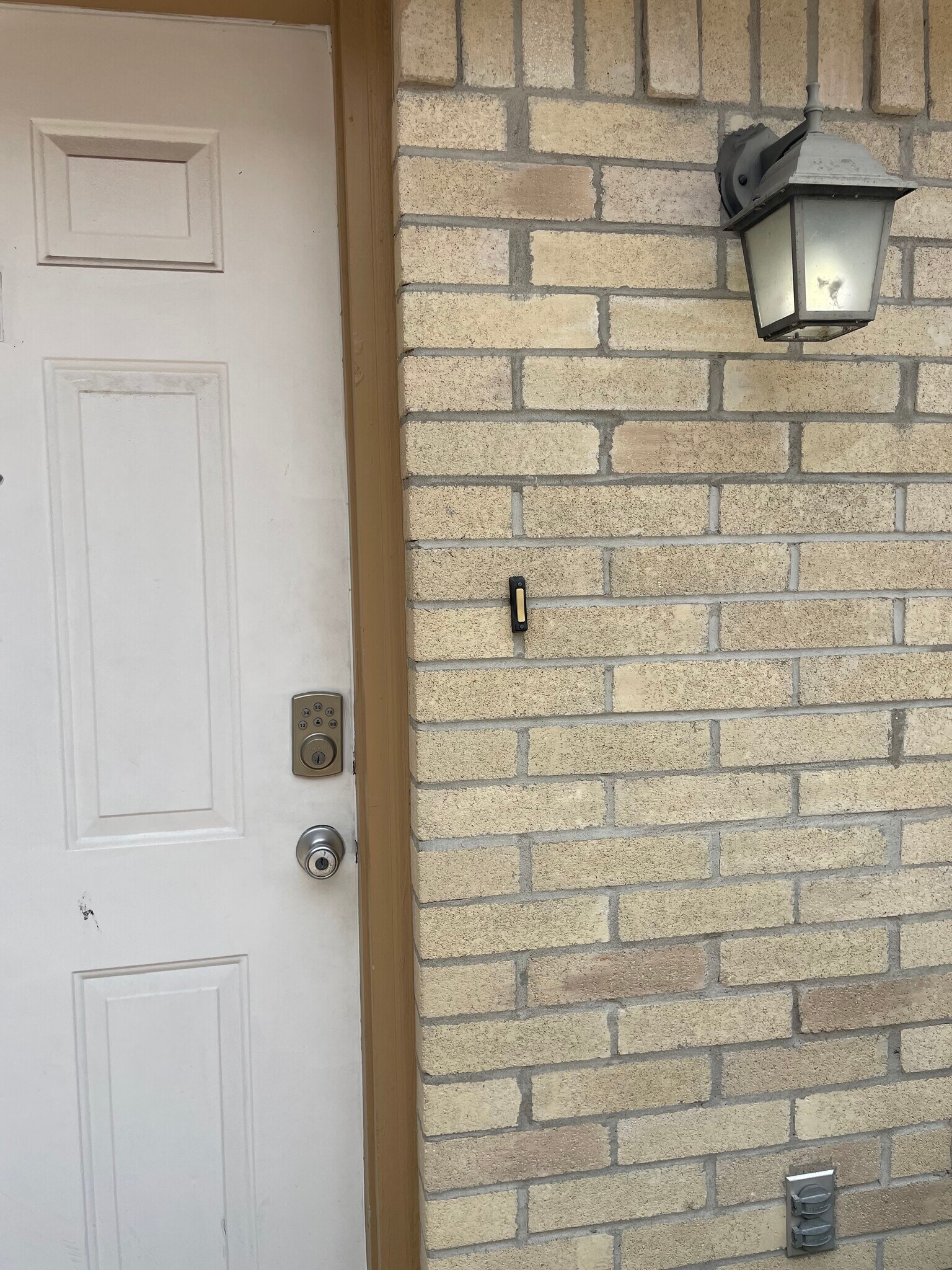 Front door with internet lock and light - 2607 Ringold Cir