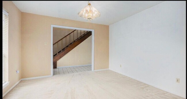 Building Photo - 15014 Hollydale Dr