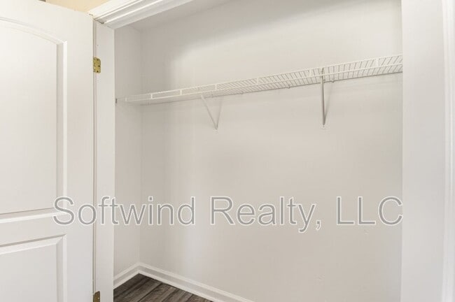 Building Photo - 1519 Elmwood Ave