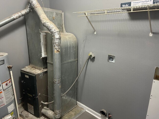 Building Photo - 3 Bedroom House