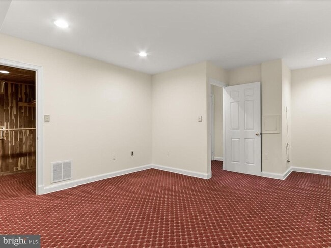 Building Photo - 4424 Westover Pl NW