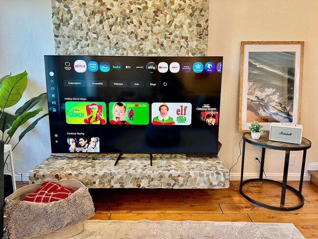 Building Photo - 6505 Skyfarm Dr