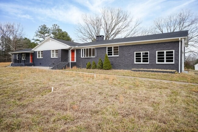 Building Photo - Huge Four Bedroom Home!