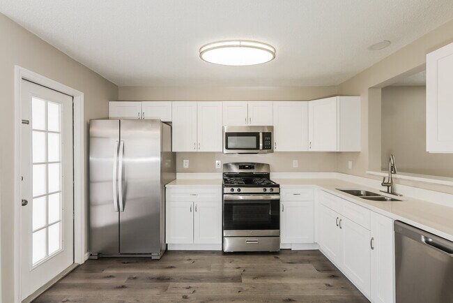 Building Photo - 6032 Pointe Pleasant Blvd