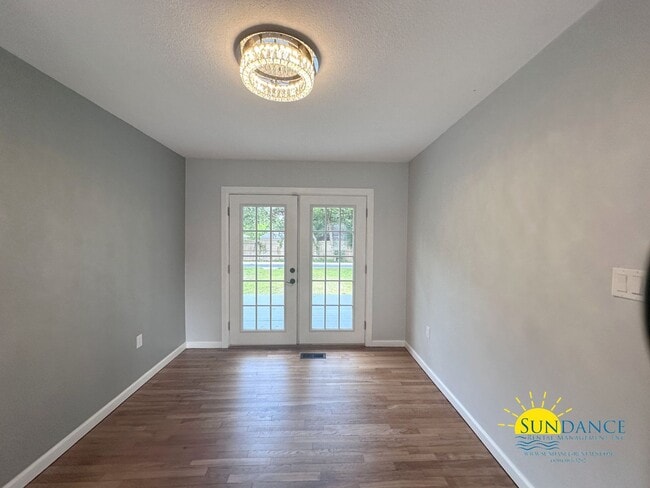 Building Photo - Beautiful 3 Bedroom Home in Fort Walton Beach!