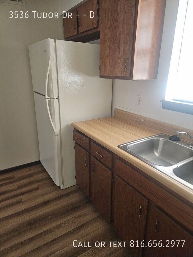 Building Photo - 3536 Tudor Dr