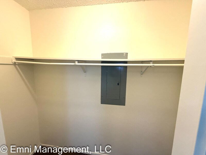 Building Photo - 2706 Jade Rd