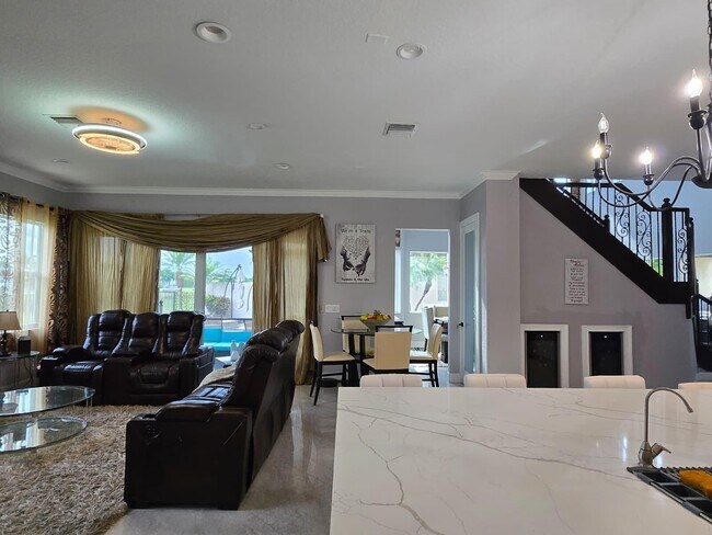 Building Photo - 4102 Artesa Dr