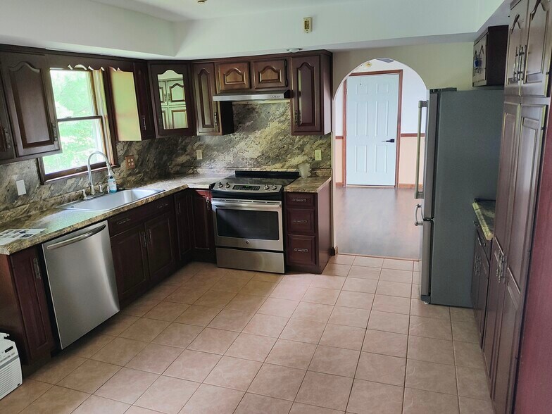 Kitchen - 394 Flagstaff Rd