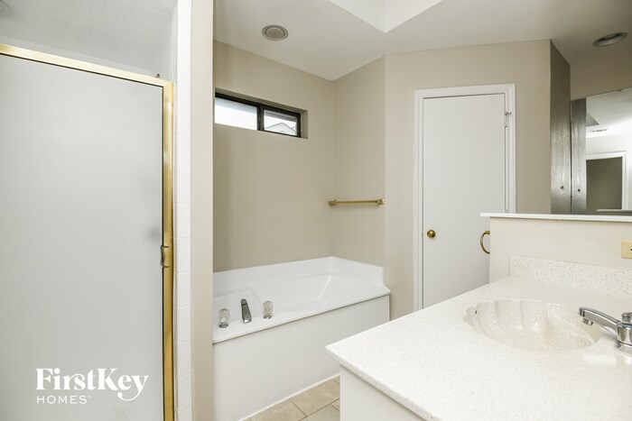 Building Photo - 4405 Grey Dawn Dr
