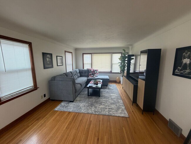 Building Photo - 1725 Randolph Ave