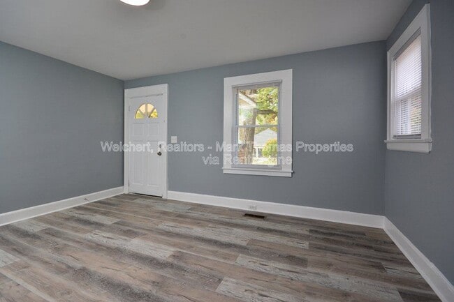 Building Photo - 216 N Guthrie Ave