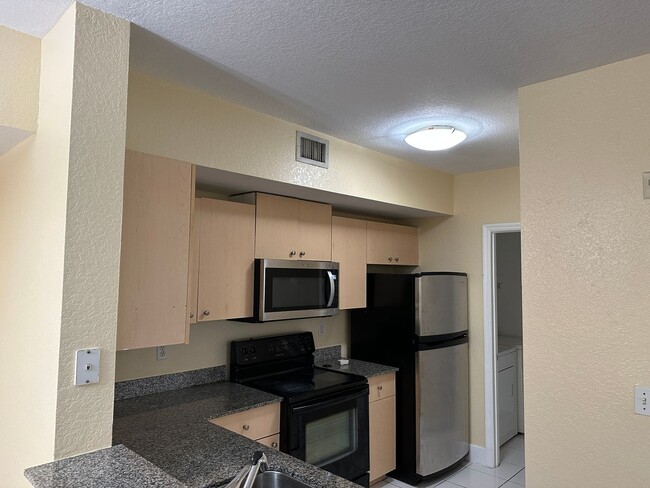 Building Photo - 2 Bedroom Condo in Aventine - Miramar