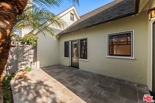 Building Photo - 602 11th St