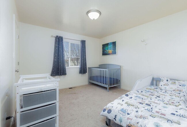 Building Photo - Scenic Gemini Meadows Townhome with Open Views & Modern Comfort