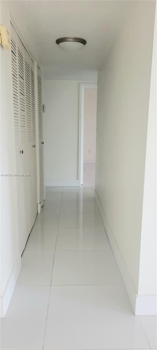 Building Photo - 2500 NE 135th St