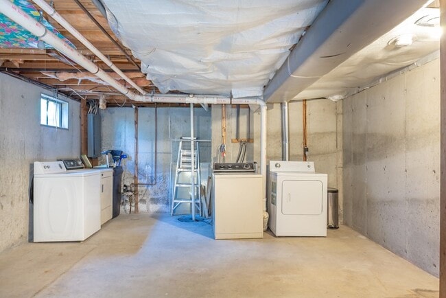 Building Photo - 9 Quincy Way