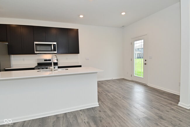 Building Photo - 6296 Wasco Dr