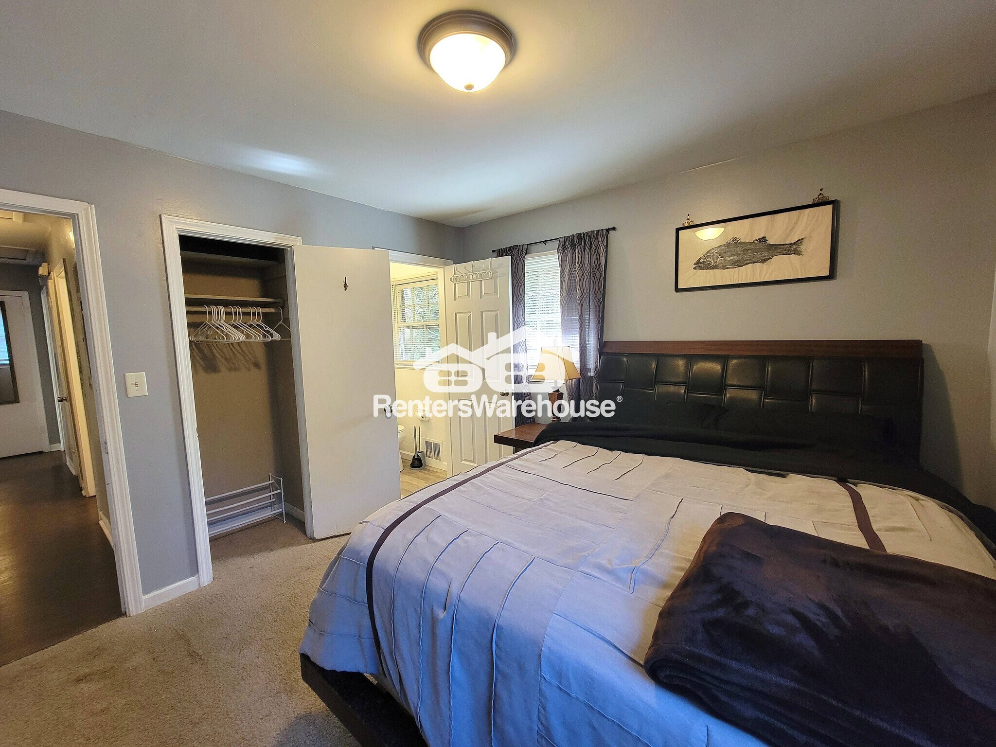 Building Photo - 3566 Highwood Dr SW