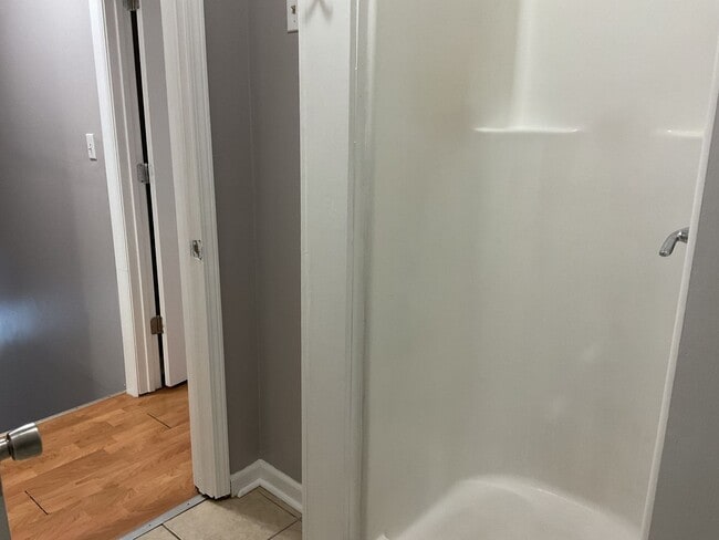 Building Photo - 229 N Richland St