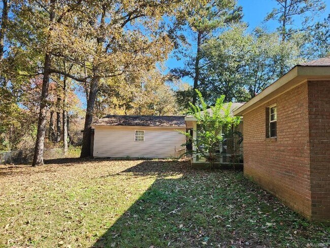 Building Photo - 160 Laurel Hill Dr