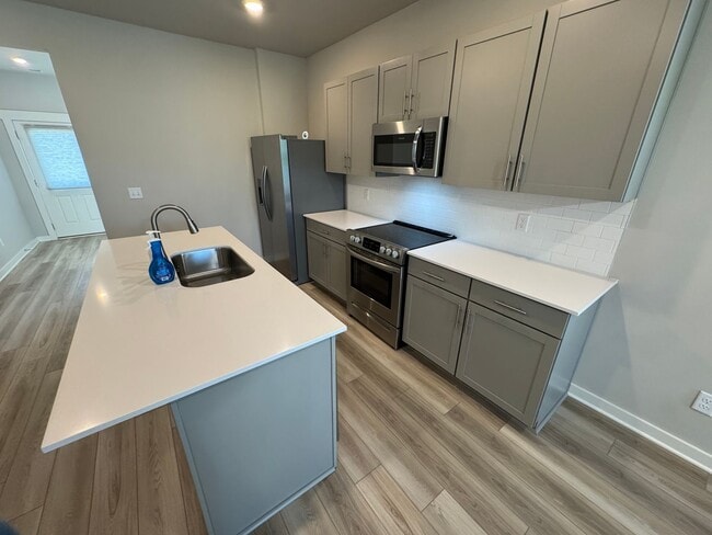 Building Photo - FOR LEASE- TOWNHOME IN LEBANON!