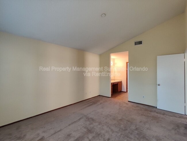 Building Photo - 10025 Creekwater Blvd