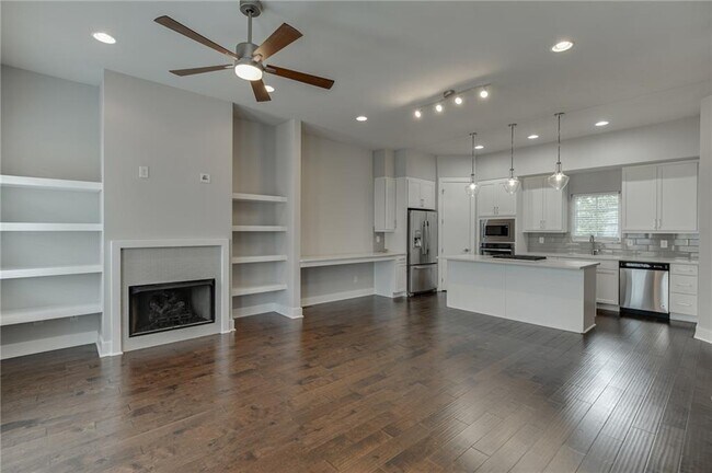 Building Photo - 721 Taylor Ct